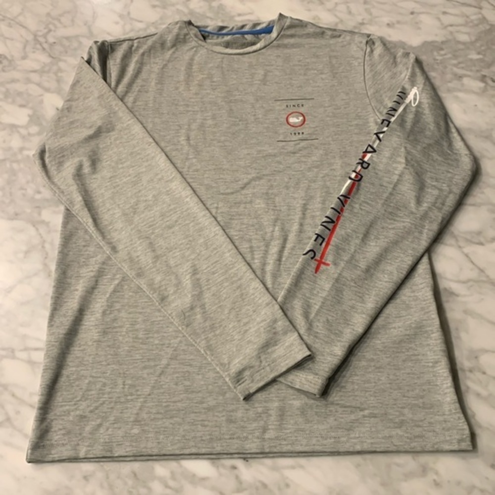 Vineyard Vines long sleeve harbor UPF performance tee size XS, gray/navy/red